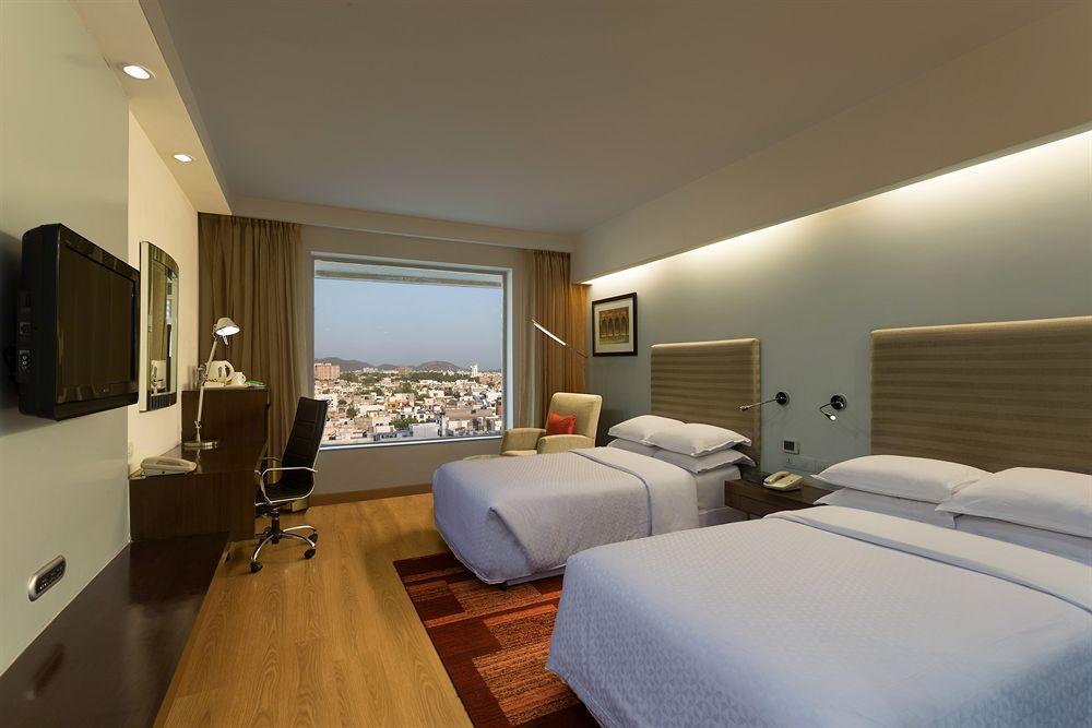 Four Points By Sheraton Jaipur, City Square Exterior photo