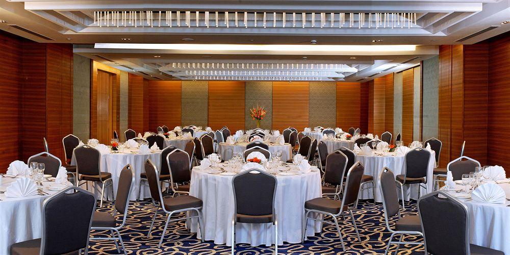Four Points By Sheraton Jaipur, City Square Restaurant photo