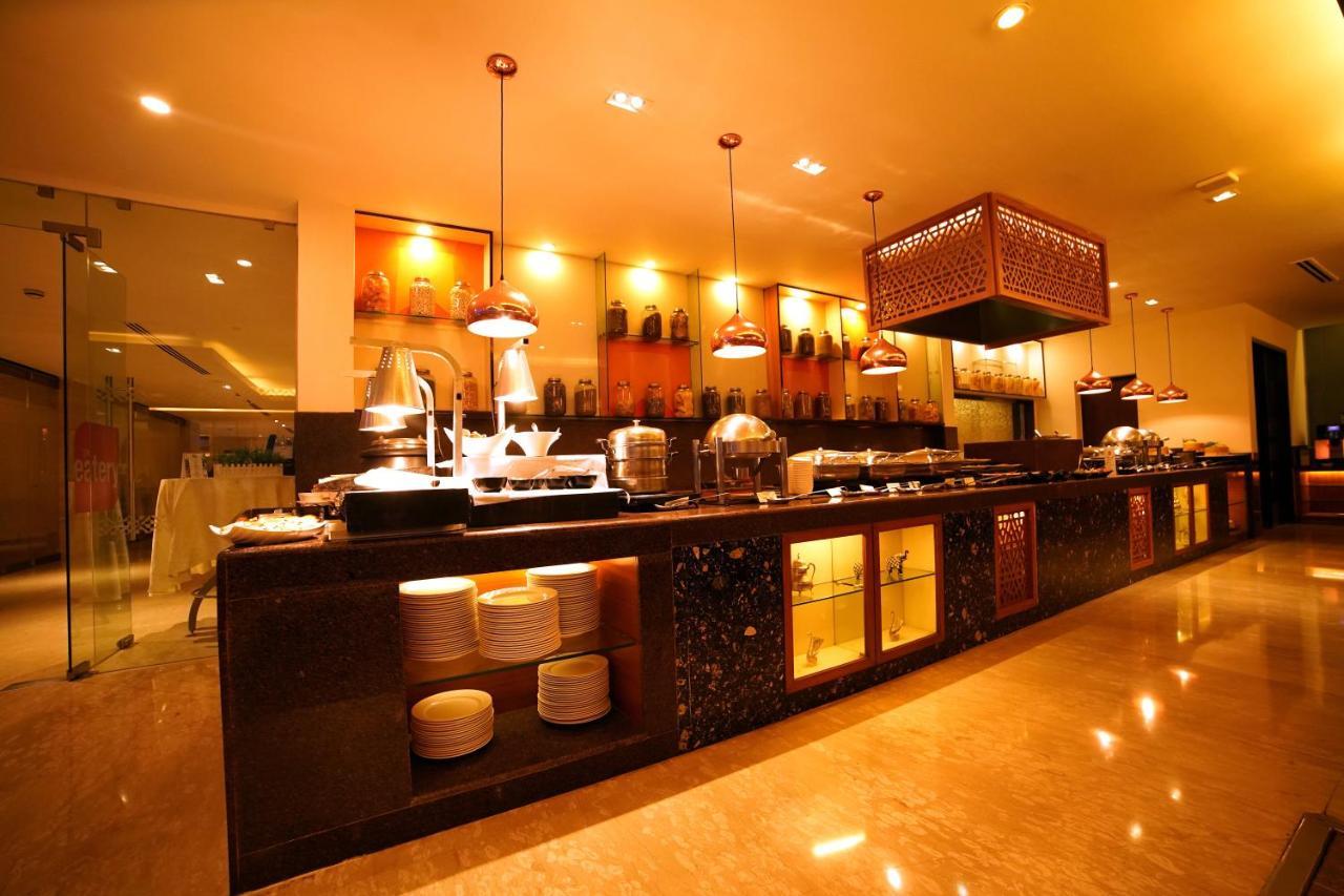 Four Points By Sheraton Jaipur, City Square Exterior photo