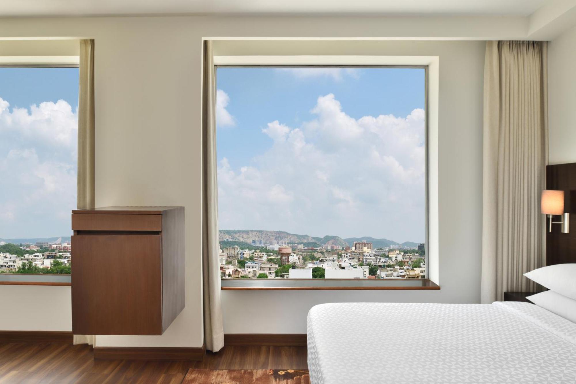 Four Points By Sheraton Jaipur, City Square Exterior photo